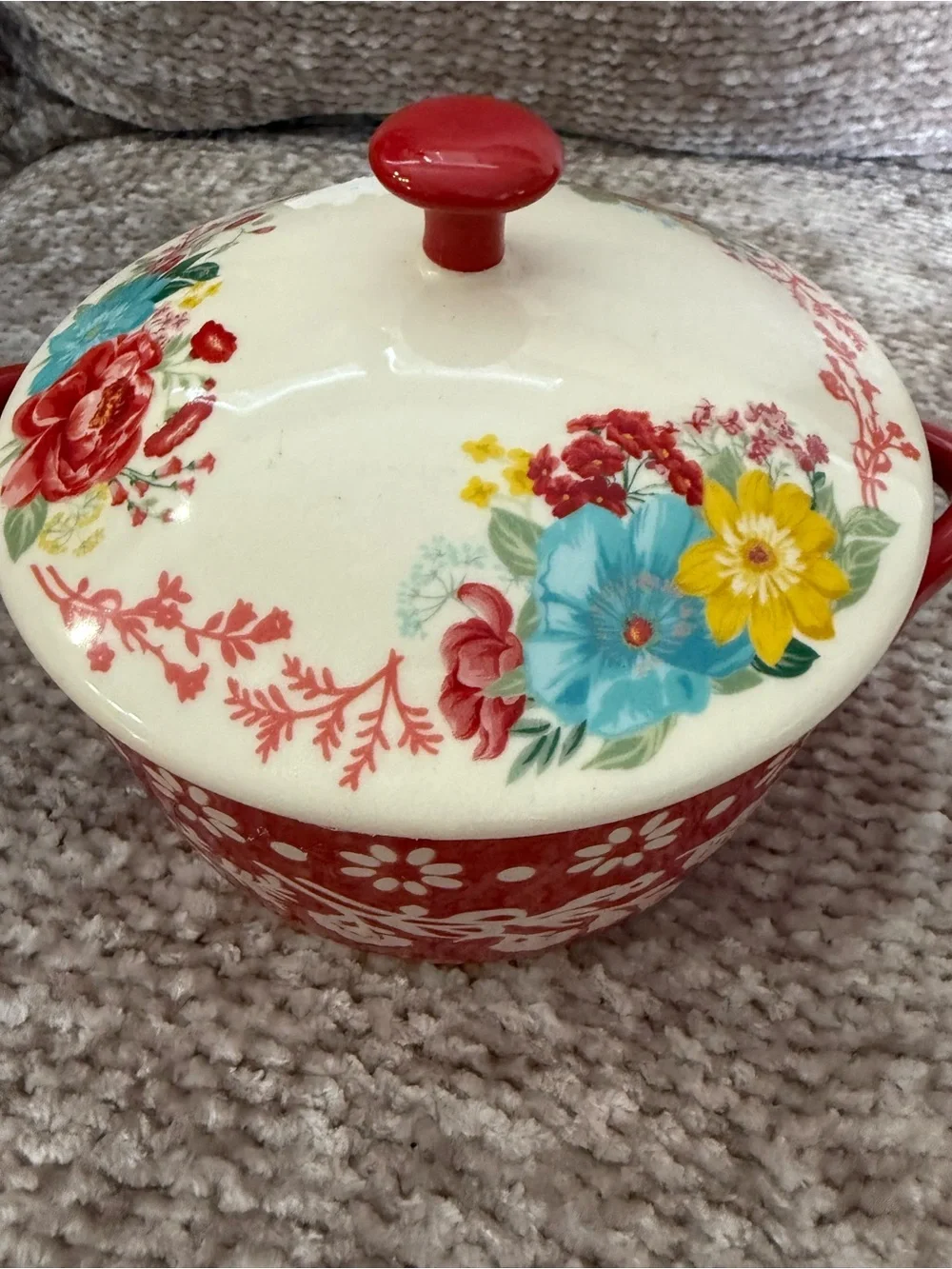 Pioneer Woman Fancy Flourish Mini Cocotte Lid  1 Quart Red Brand New Has Flaw